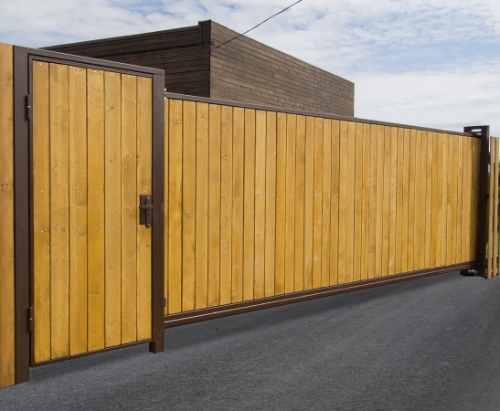 Деревянные ворота в Славянске-на-Кубани